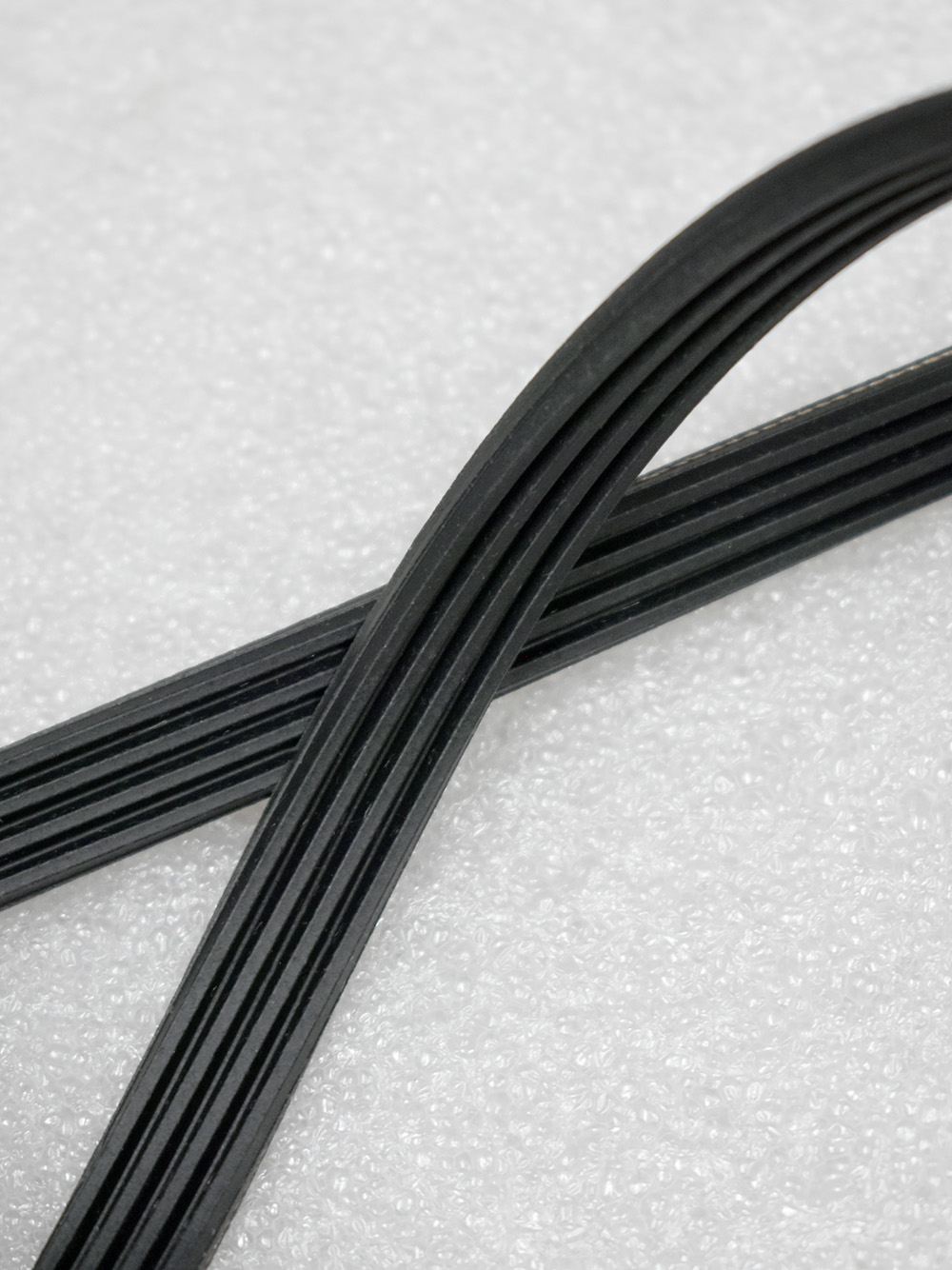 ������ 1022 PJE, Hutchinson