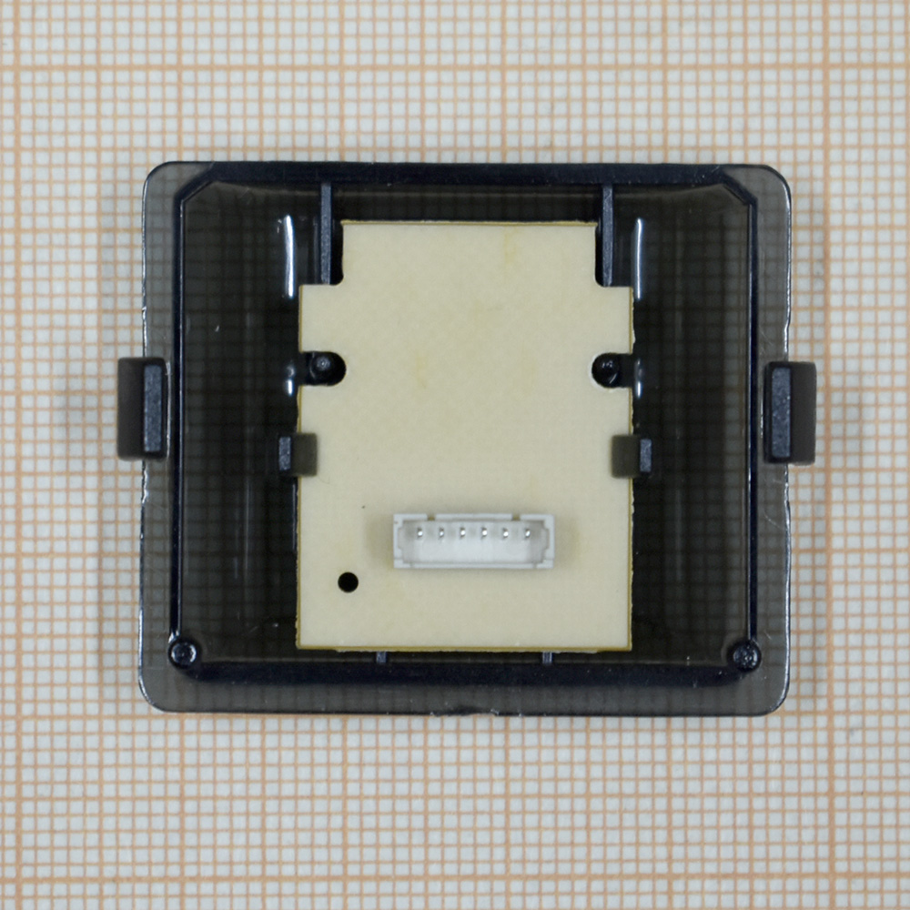   HM-32KB8/F1-IRK