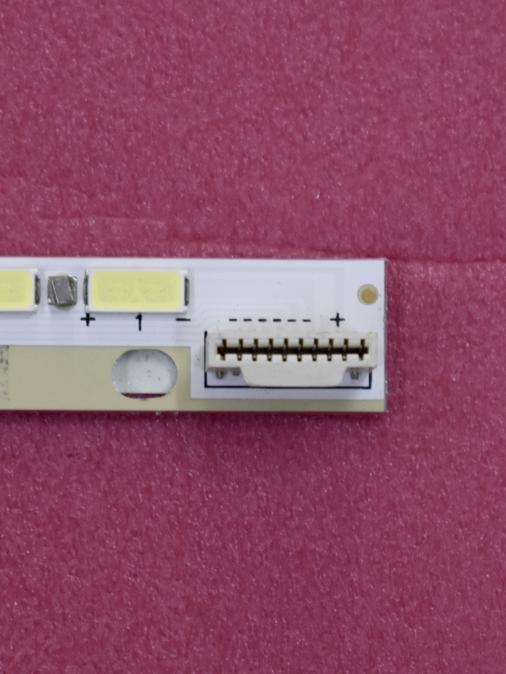  42 V13 Edge, 42LA643V, 42LA644V